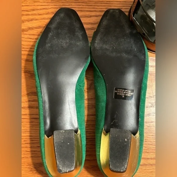 Rouge Helium Green Flats with Gold Toe - Picture 5 of 5